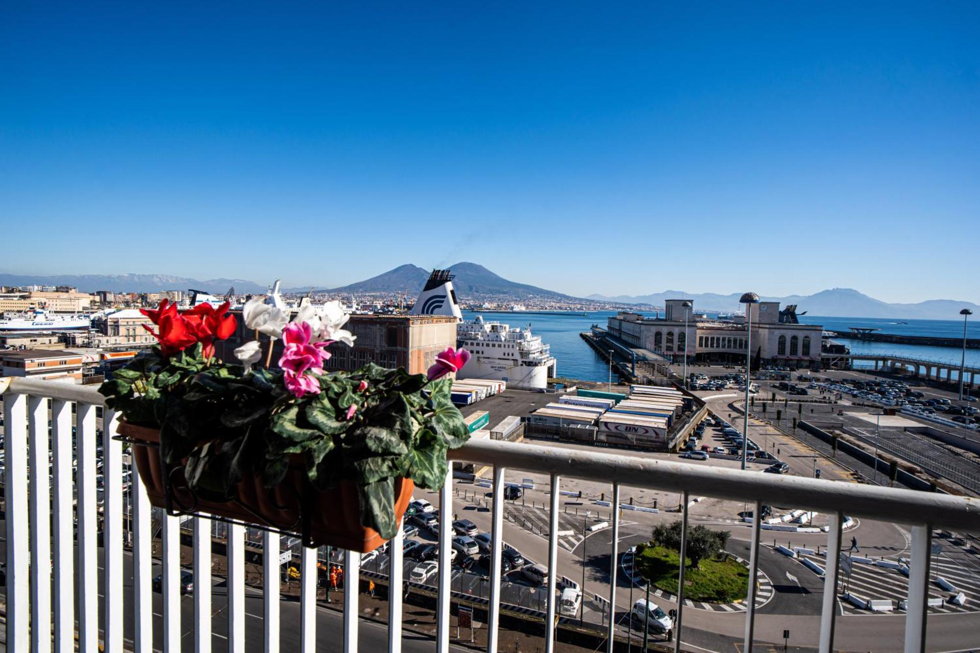 Skyhouse Beverello Napoli Eksteriør billede