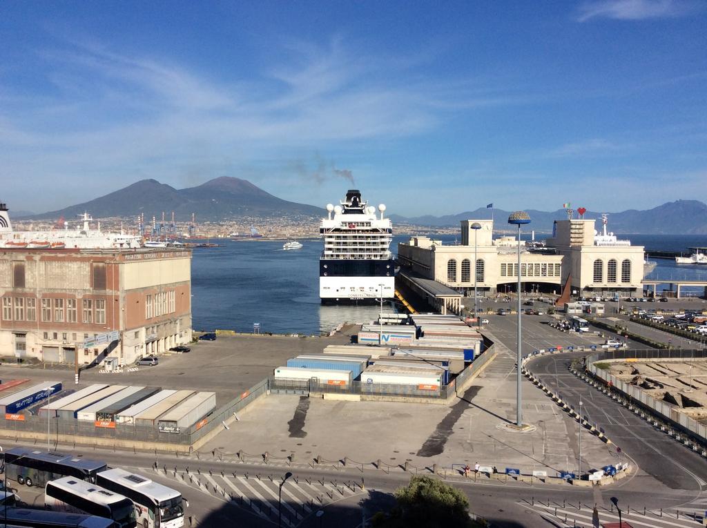 Skyhouse Beverello Napoli Værelse billede